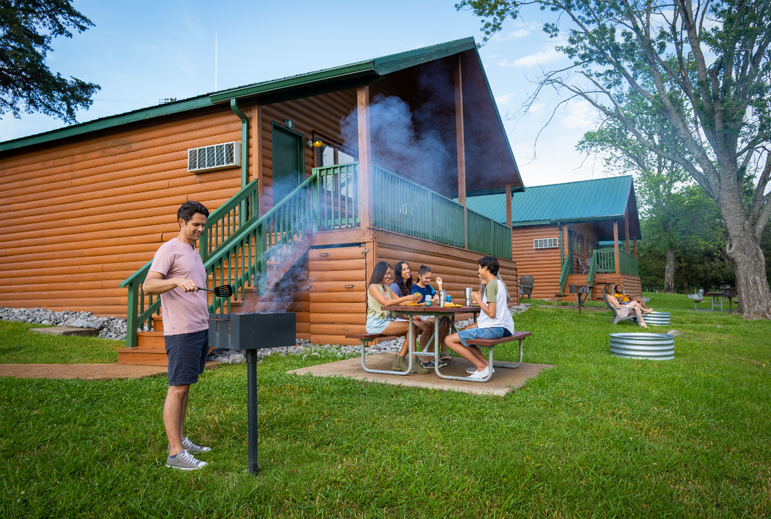 NSH-Cabin-Grilling Lakefront RV